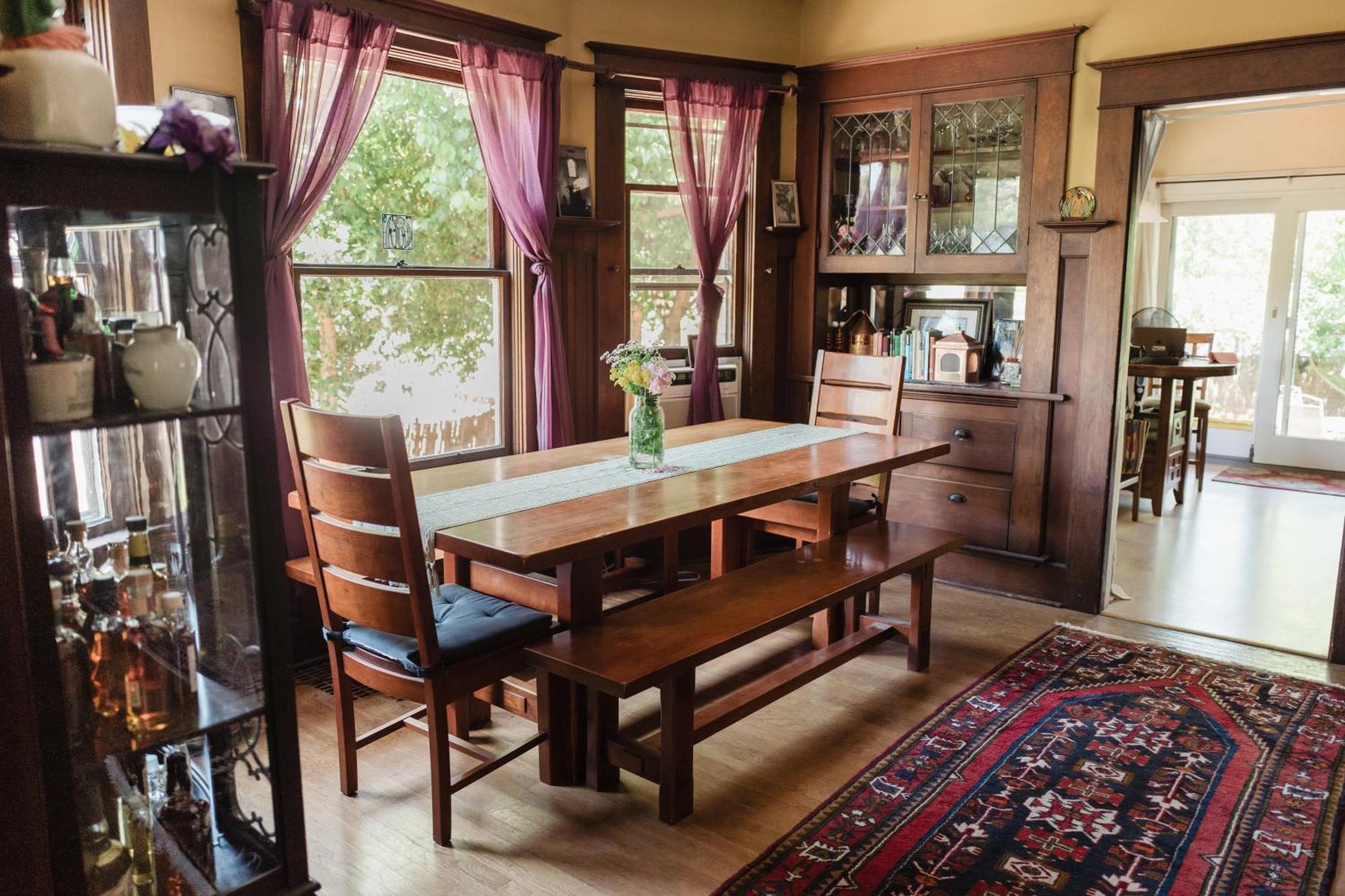 Southeast Portland Comfy & Eclectic Craftsman Home Екстер'єр фото