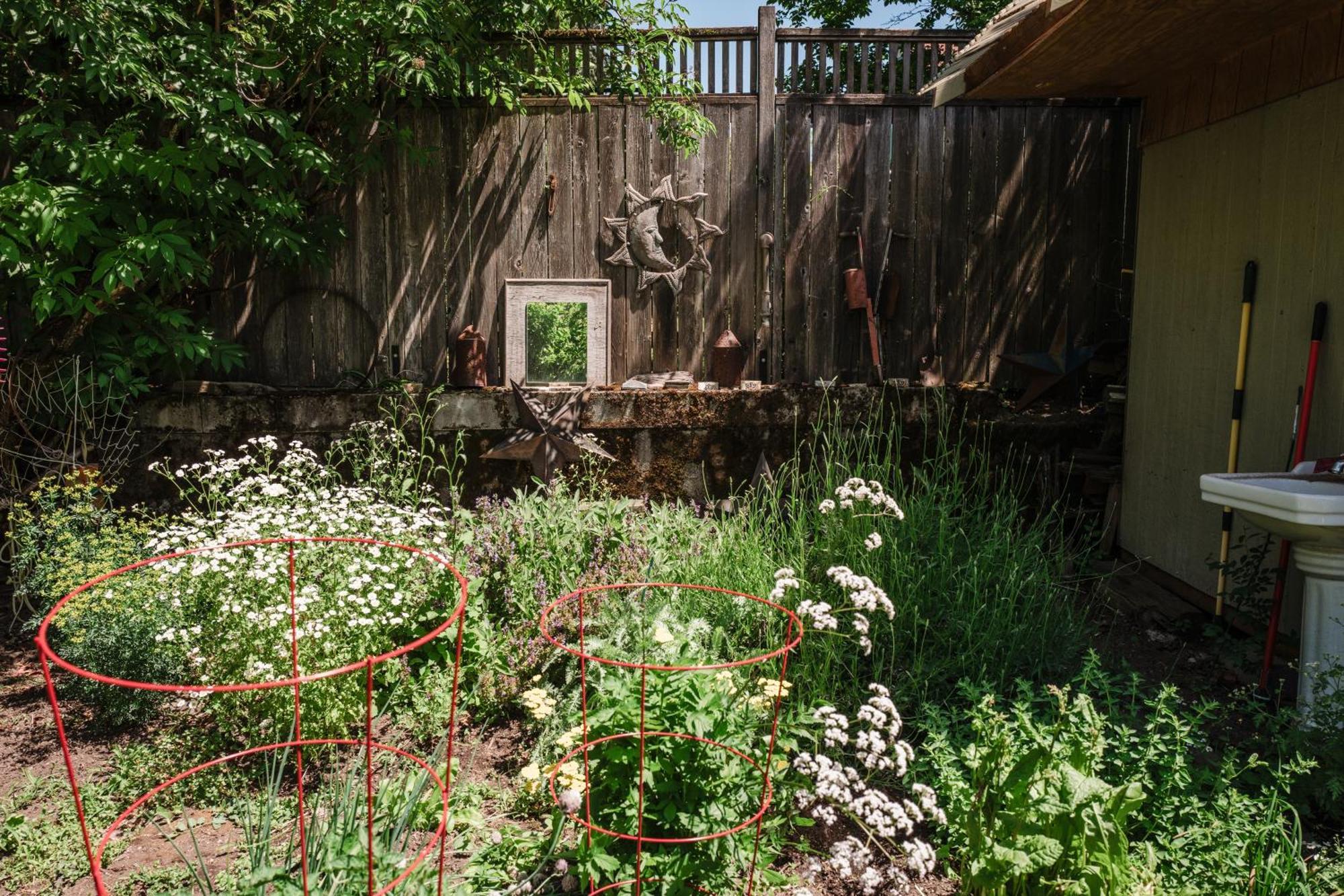 Southeast Portland Comfy & Eclectic Craftsman Home Екстер'єр фото