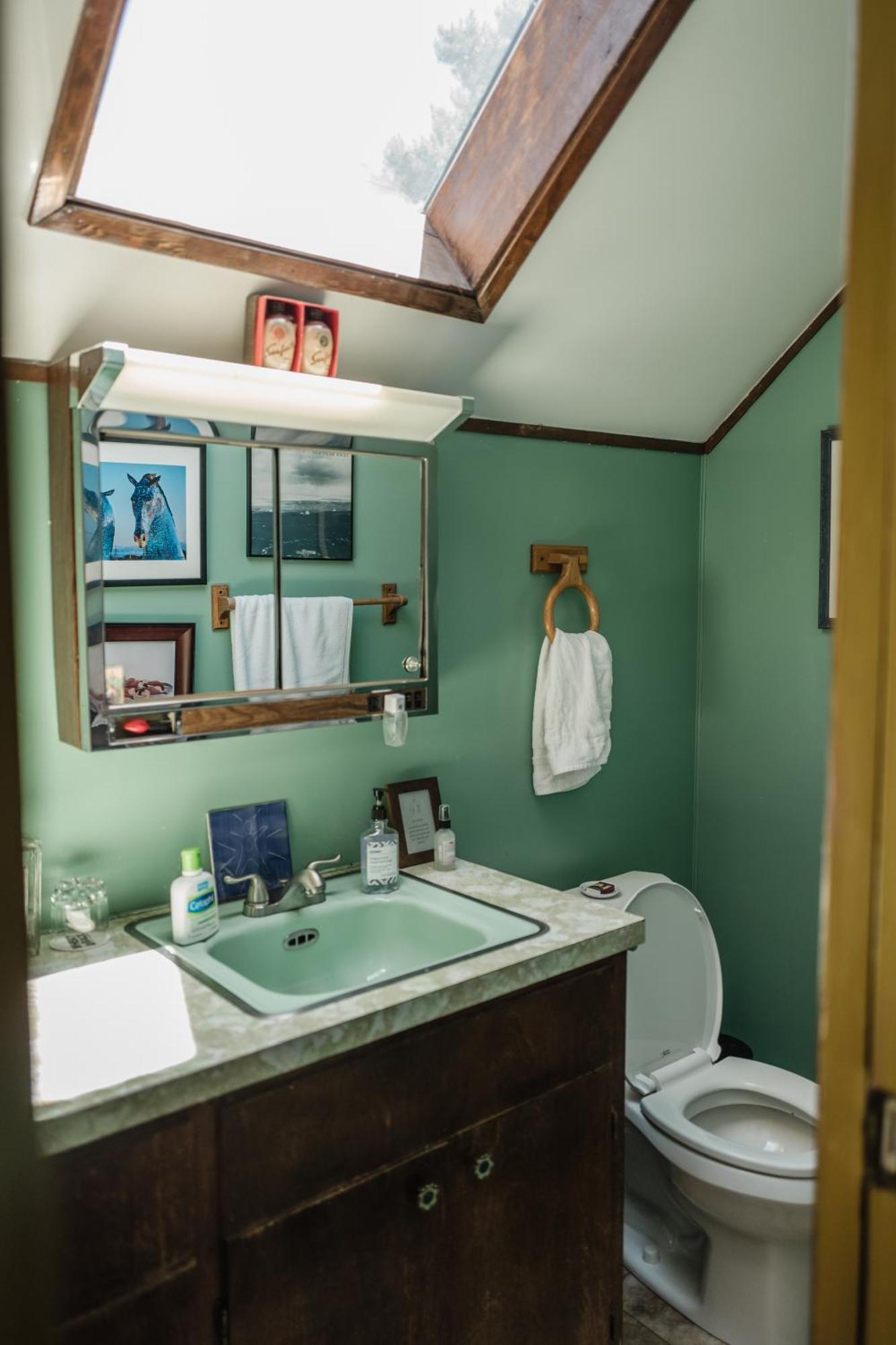 Southeast Portland Comfy & Eclectic Craftsman Home Екстер'єр фото