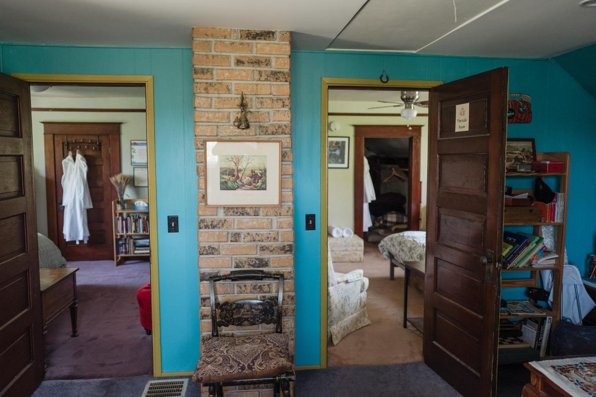 Southeast Portland Comfy & Eclectic Craftsman Home Екстер'єр фото