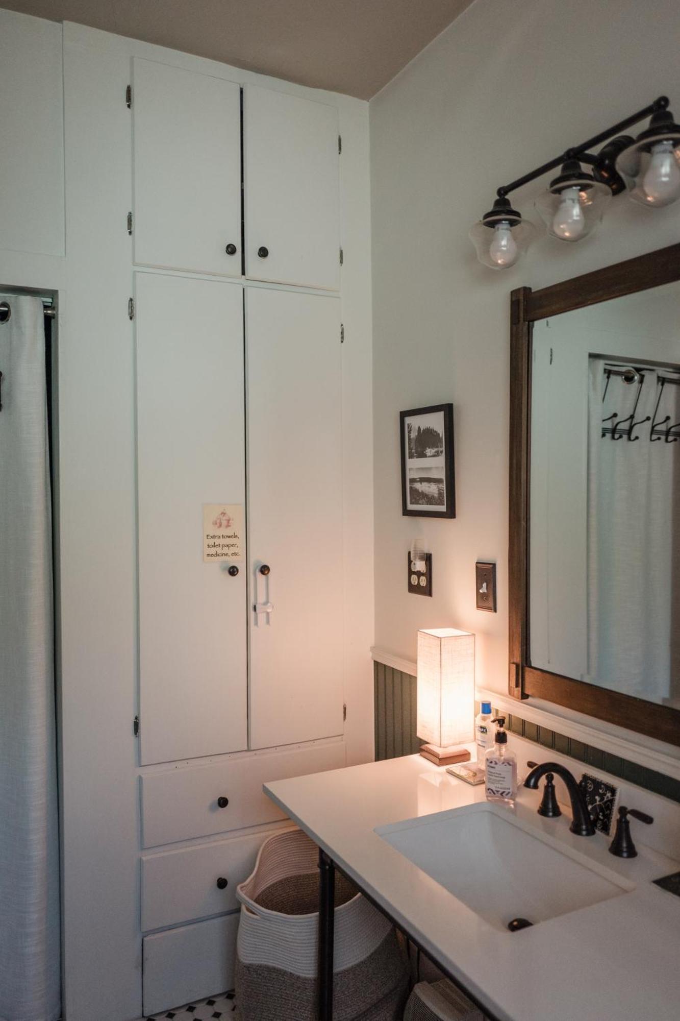 Southeast Portland Comfy & Eclectic Craftsman Home Екстер'єр фото