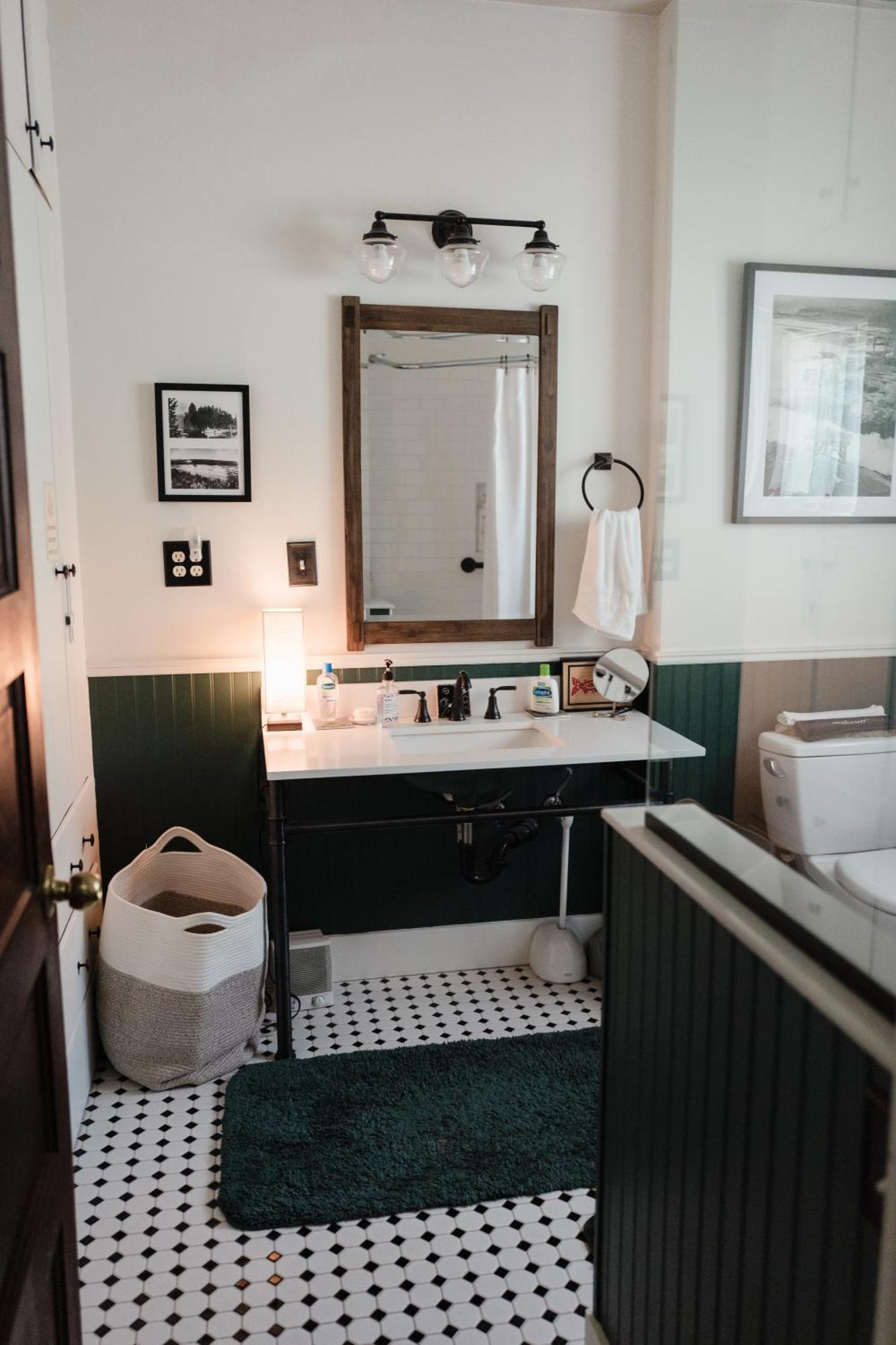 Southeast Portland Comfy & Eclectic Craftsman Home Екстер'єр фото
