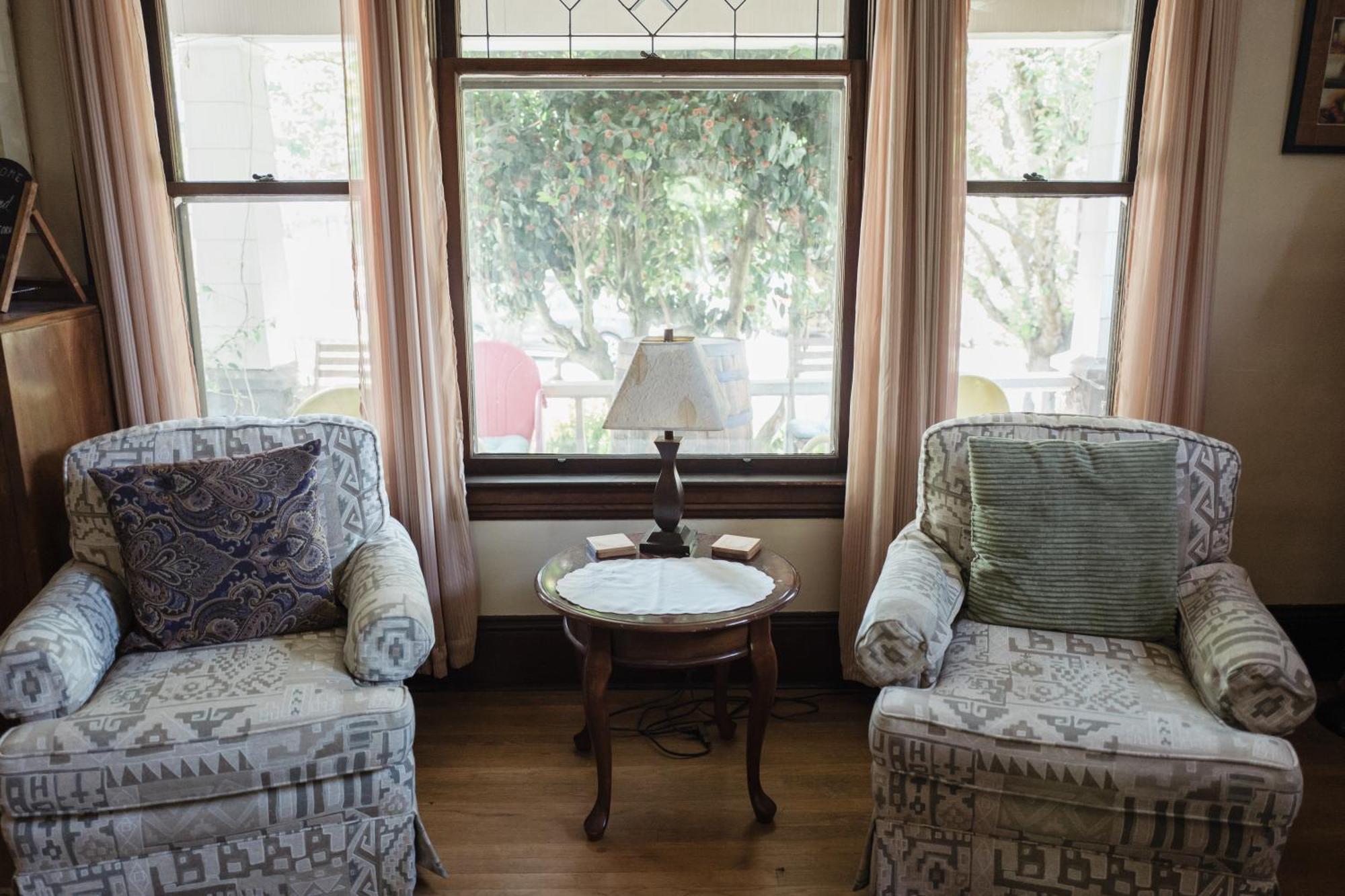 Southeast Portland Comfy & Eclectic Craftsman Home Екстер'єр фото