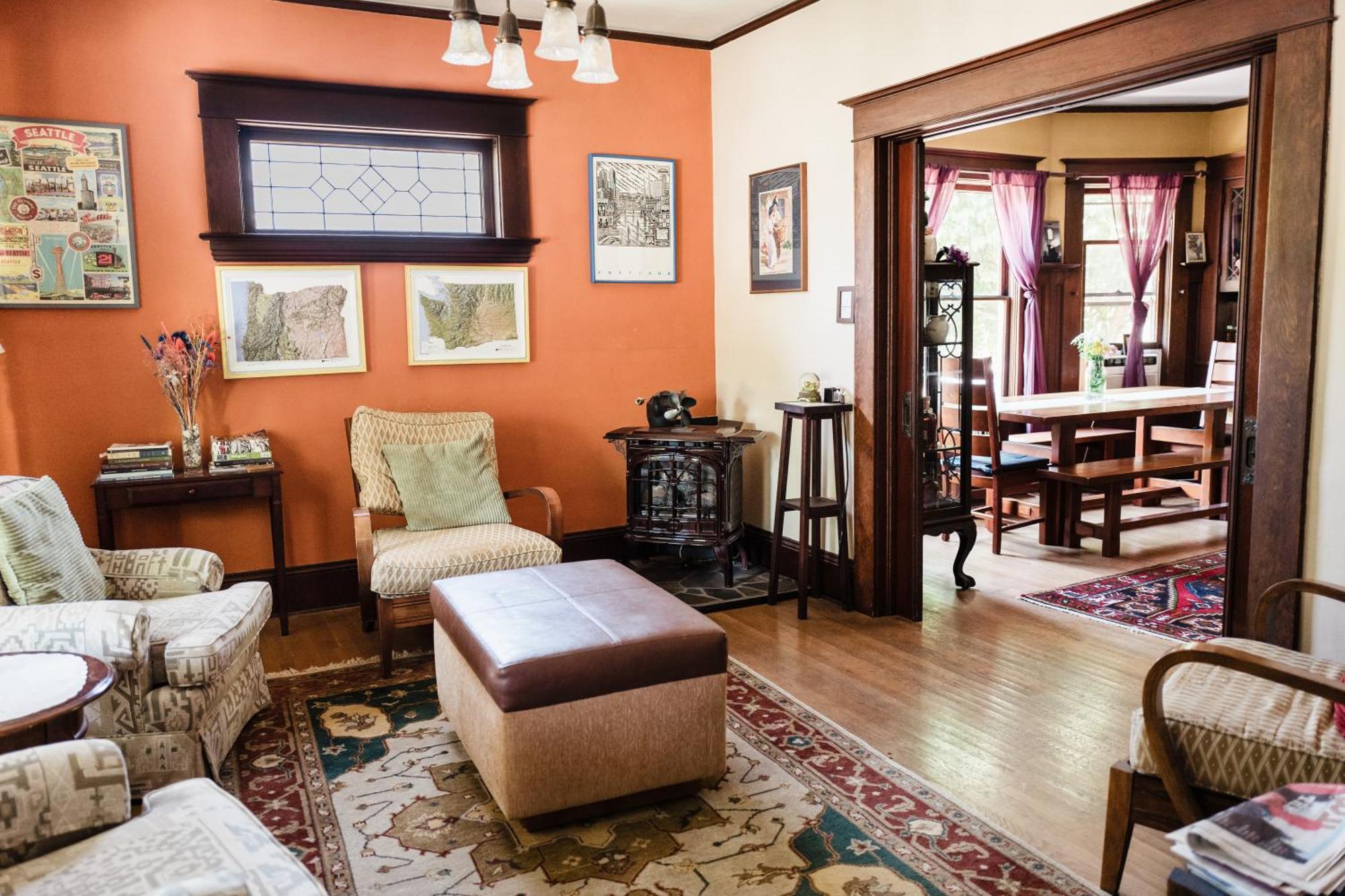 Southeast Portland Comfy & Eclectic Craftsman Home Екстер'єр фото